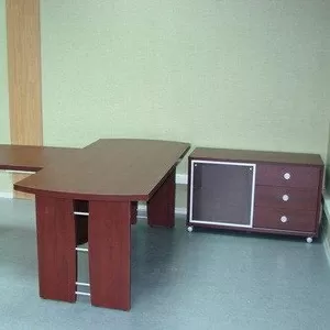 Офисная мебель. Всегда в наличии. Столы от 780 руб,  стулья от 400.